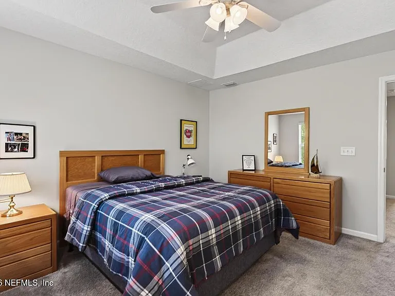 381 Richmond Dr — Photo 19