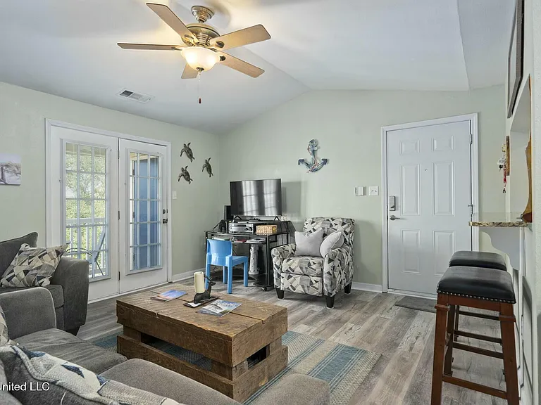 2421 Beachview Dr #H15 — Photo 8