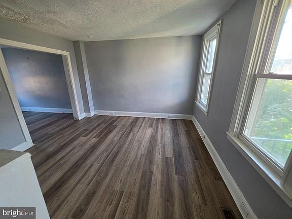 2nd image of 3233 Elmley Ave