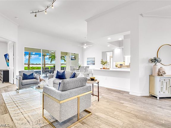 3rd image of 9086 Siesta Bay Dr