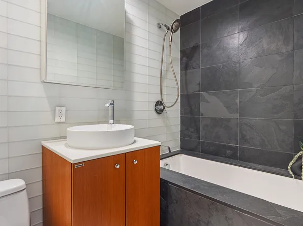 425 East 13th Street image 21 of 29