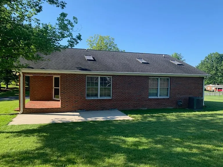 1047 Trogdon Dr — Photo 3