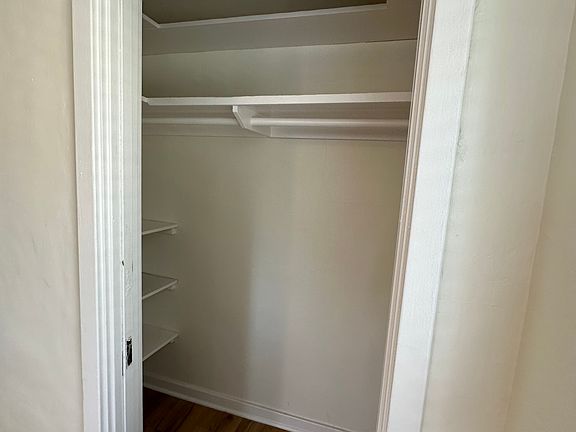 4th image of 3043 1/2 Larga Ave