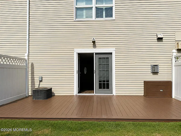 75 E Washington St — Photo 20