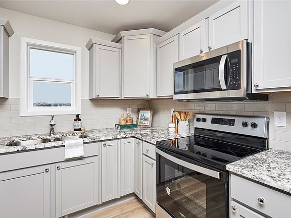 5th image of 829 NW 3rd St