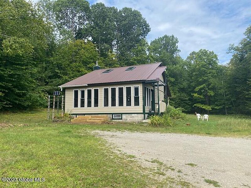 2nd image of 383 Cobble Creek Road