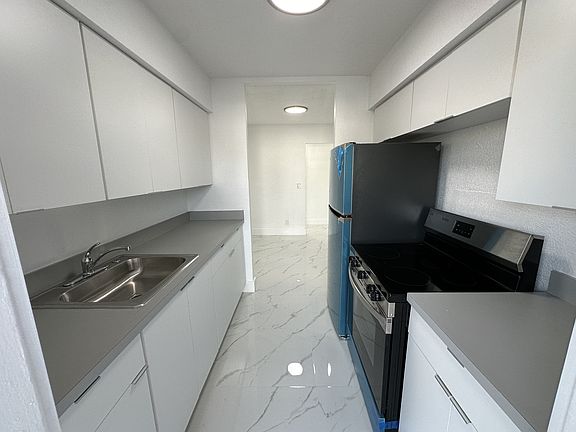 5th image of 1969 N Glades Dr #6