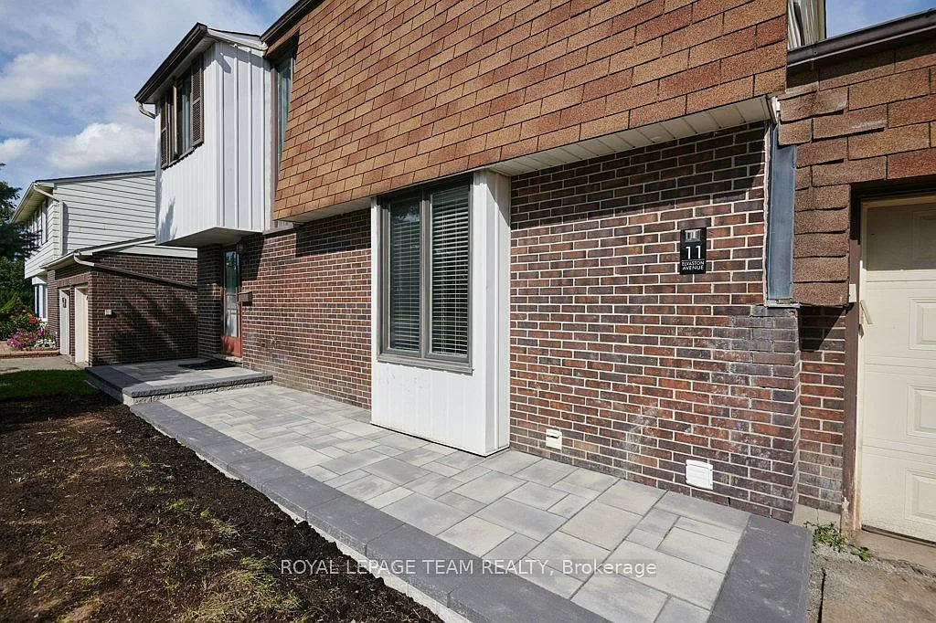 4 bed, $2,995 — Photo 2
