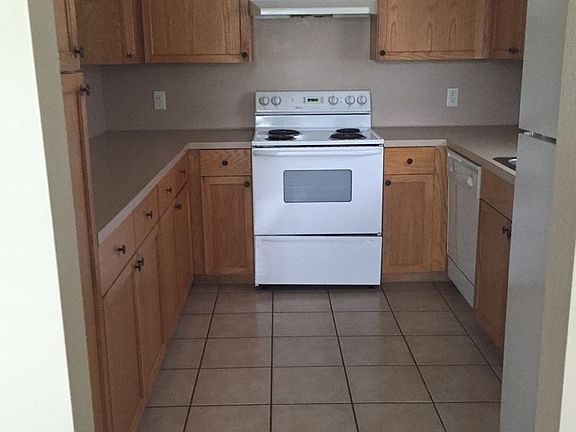 3rd image of 3616 Oldenburg Ct