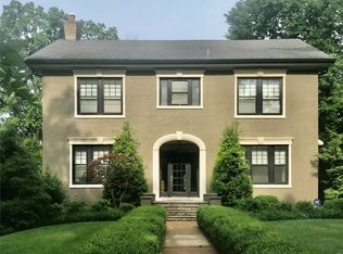 11 Ridgemoor Dr, Saint Louis, MO 63105