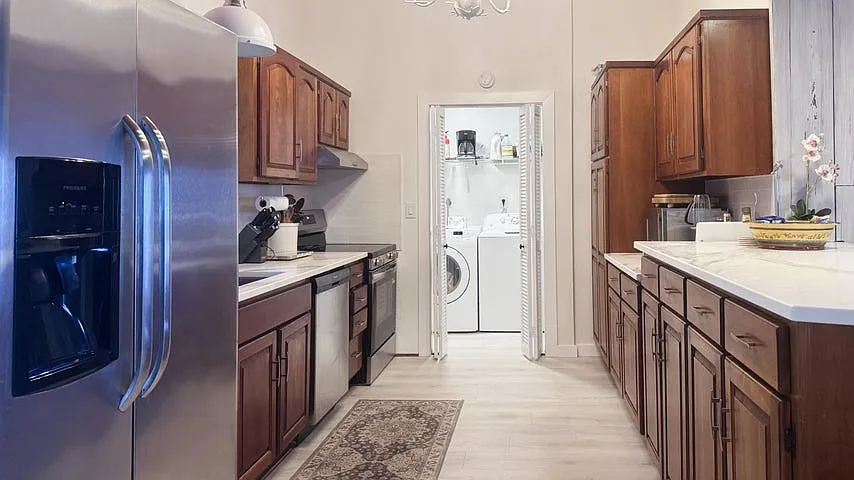 3 bed, 1420 sqft, $5,000 — Photo 4