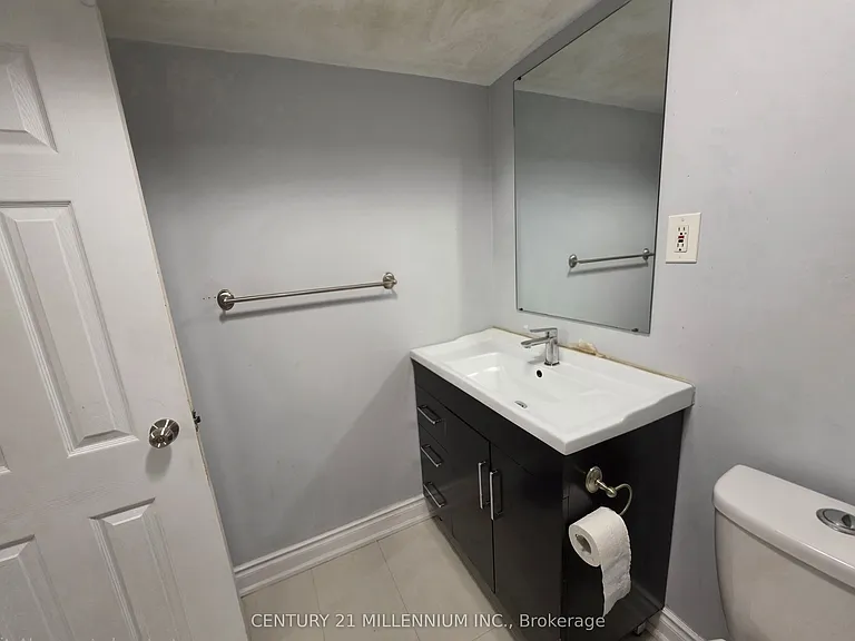 23 Malcolm Cres — Photo 20