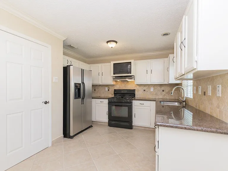 4106 Kitchen Hill Ln — Photo 4