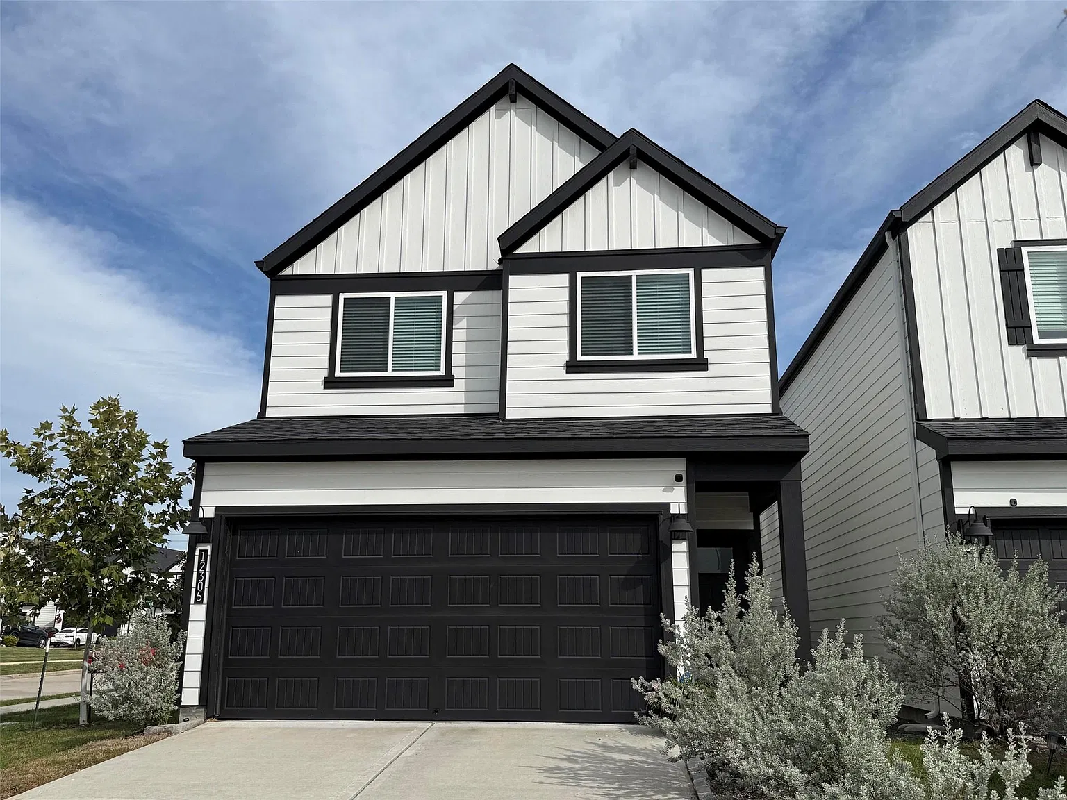3 bed, 2.5 bath, 1979 sqft, $2,225 — Photo 2