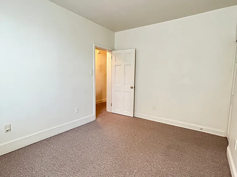 434 W Walnut St — Photo 11