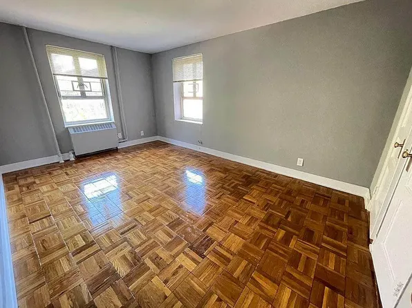 69-48 197th Street image 4 of 10