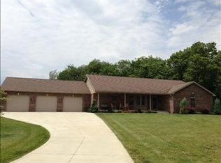 1525 E Garnett Dr, Frankfort, IN 46041
