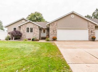 212 Ardis St, Hudson, IA 50643