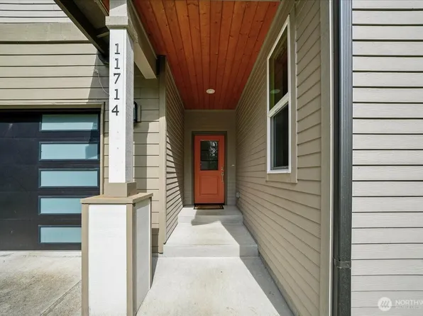 11714 Lake Place, Anderson Island, WA 98303