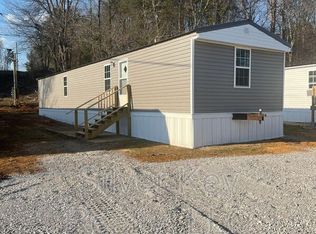 1004 S Jackson St #B5, Athens, TN 37303