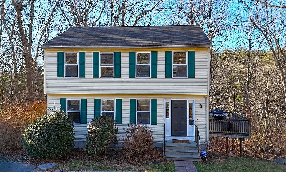93 Pilgrim Ave, Coventry, RI 02816 Zillow