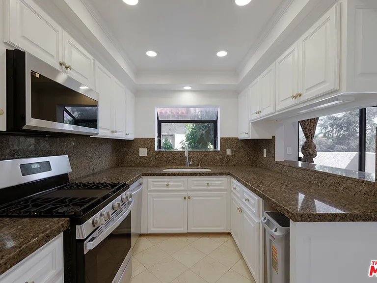 1502 Idaho Ave — Photo 14