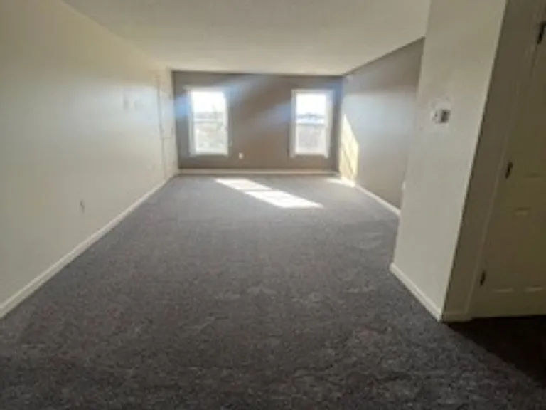 Ashley Square Apartments — Photo 56