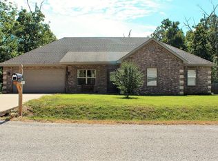 17 Dunstable Dr, Bella Vista, AR 72714