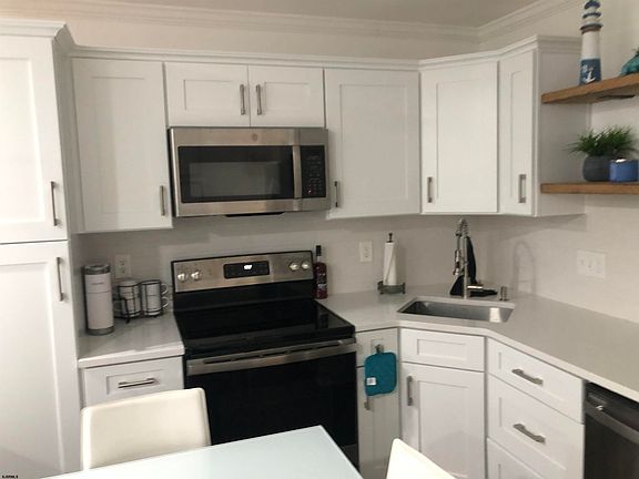 2nd image of 203 E Brigantine Ave