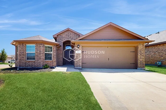 4 bed, 2.0 bath, 1742 sqft, $2,180 — Photo 1