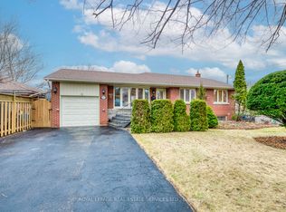 1607 Ewald Rd, Mississauga, ON L5G 4C4