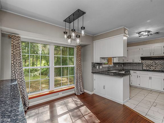 5th image of 3237 Pinehaven Ln