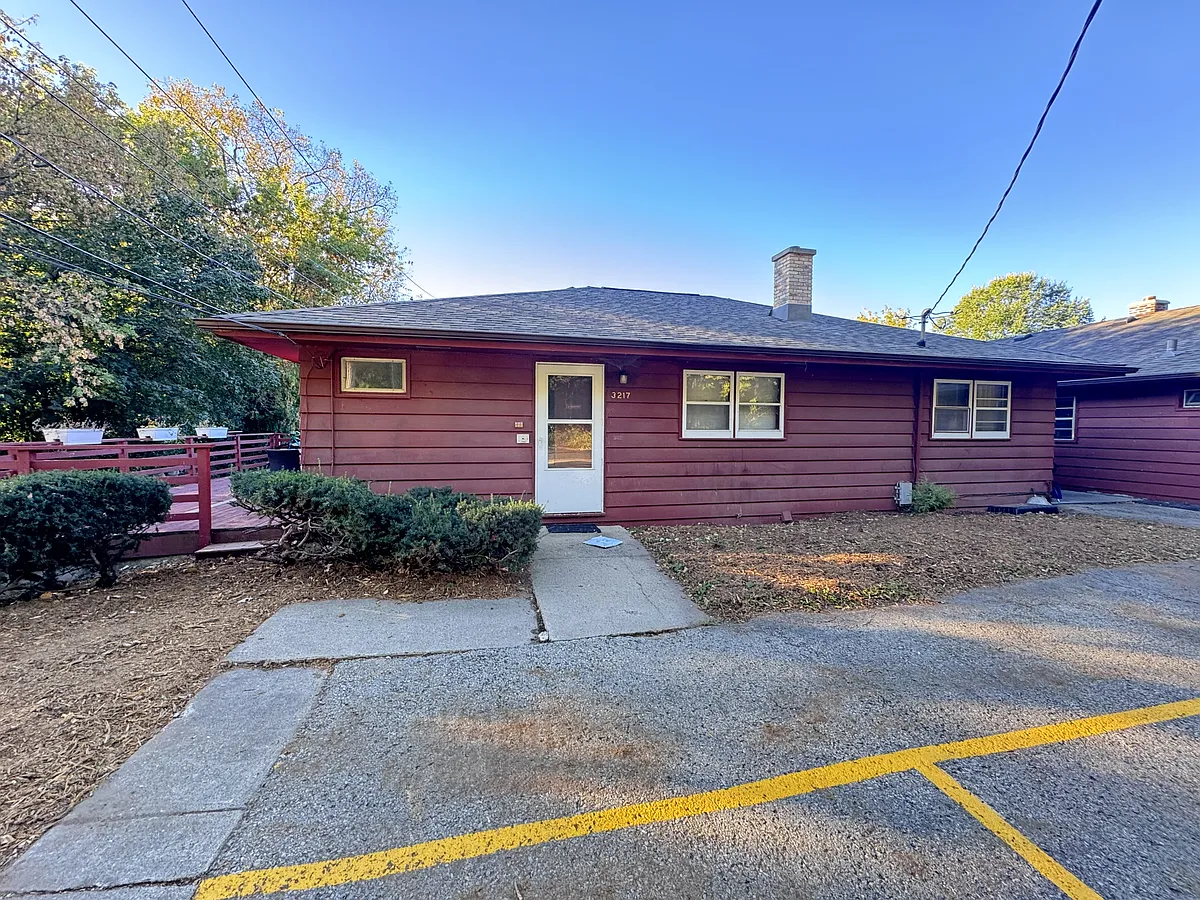 Building Photo - 3217 Stevens St #C