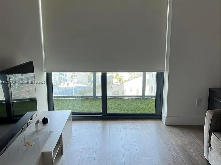 501 NE 31st St #1202 — Photo 3