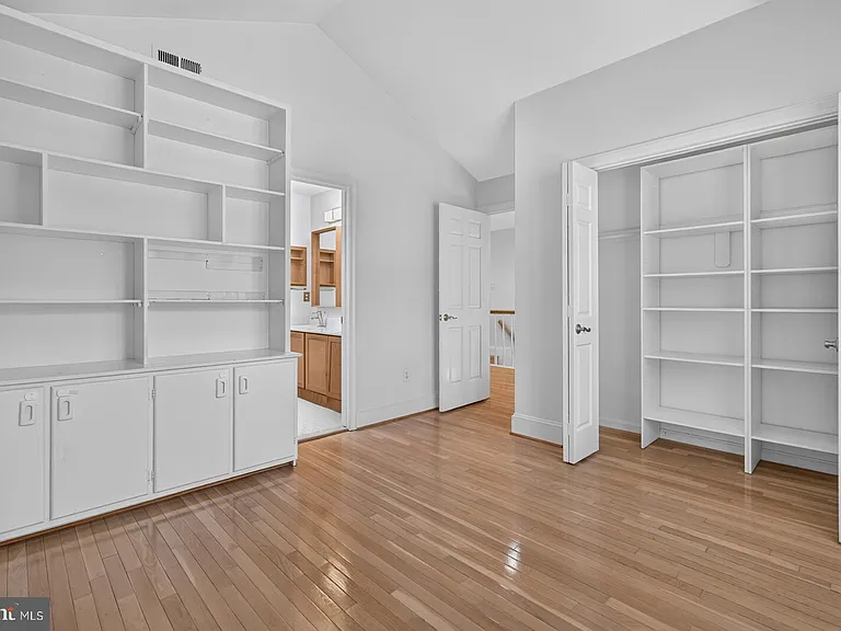 5402 Ashcomb Ct — Photo 33