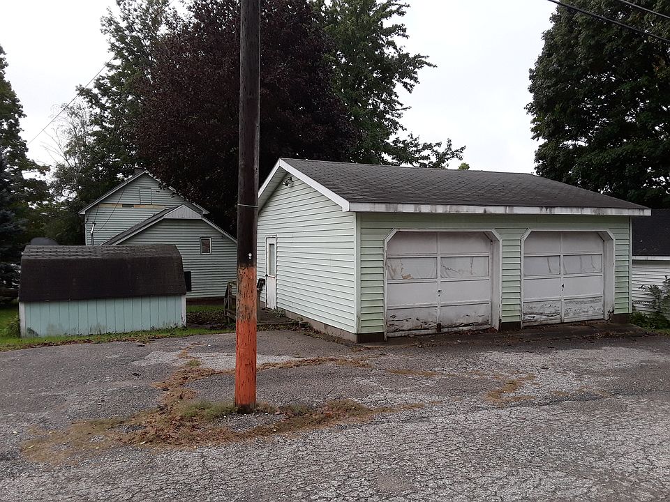 2nd image of 605 E Dowland St