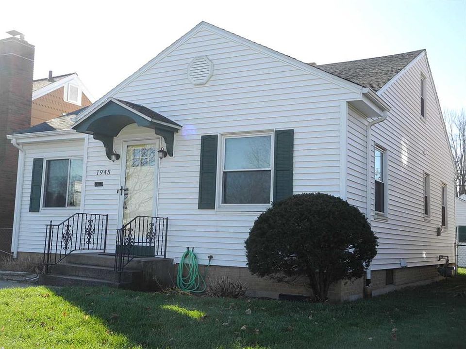 1st image of 1945 Berkley Pl
