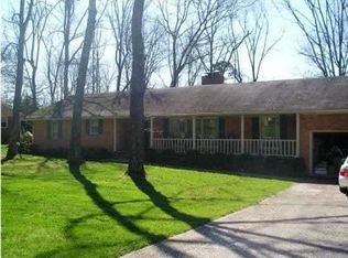 907 Crown Point Rd W, Signal Mountain, TN 37377