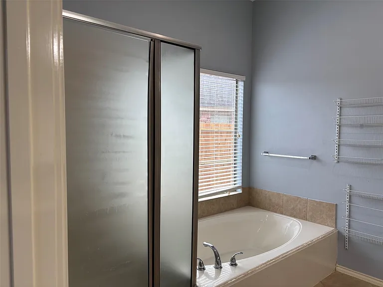10902 Brighton Gardens Dr — Photo 14