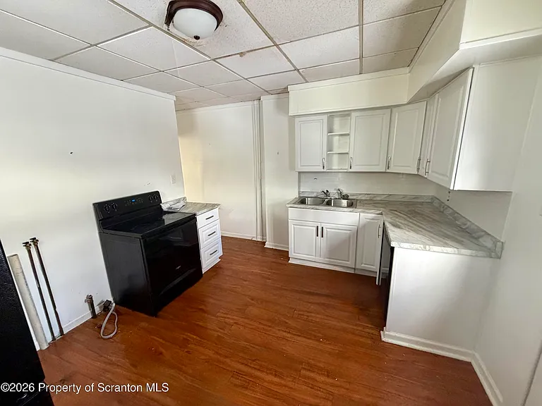 202 William St — Photo 6