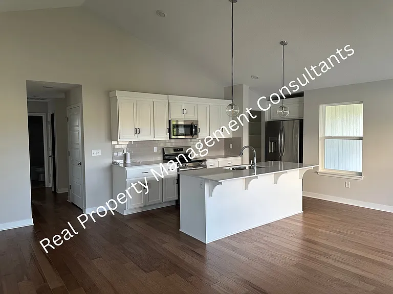 1628 SW Buckthorn St — Photo 8
