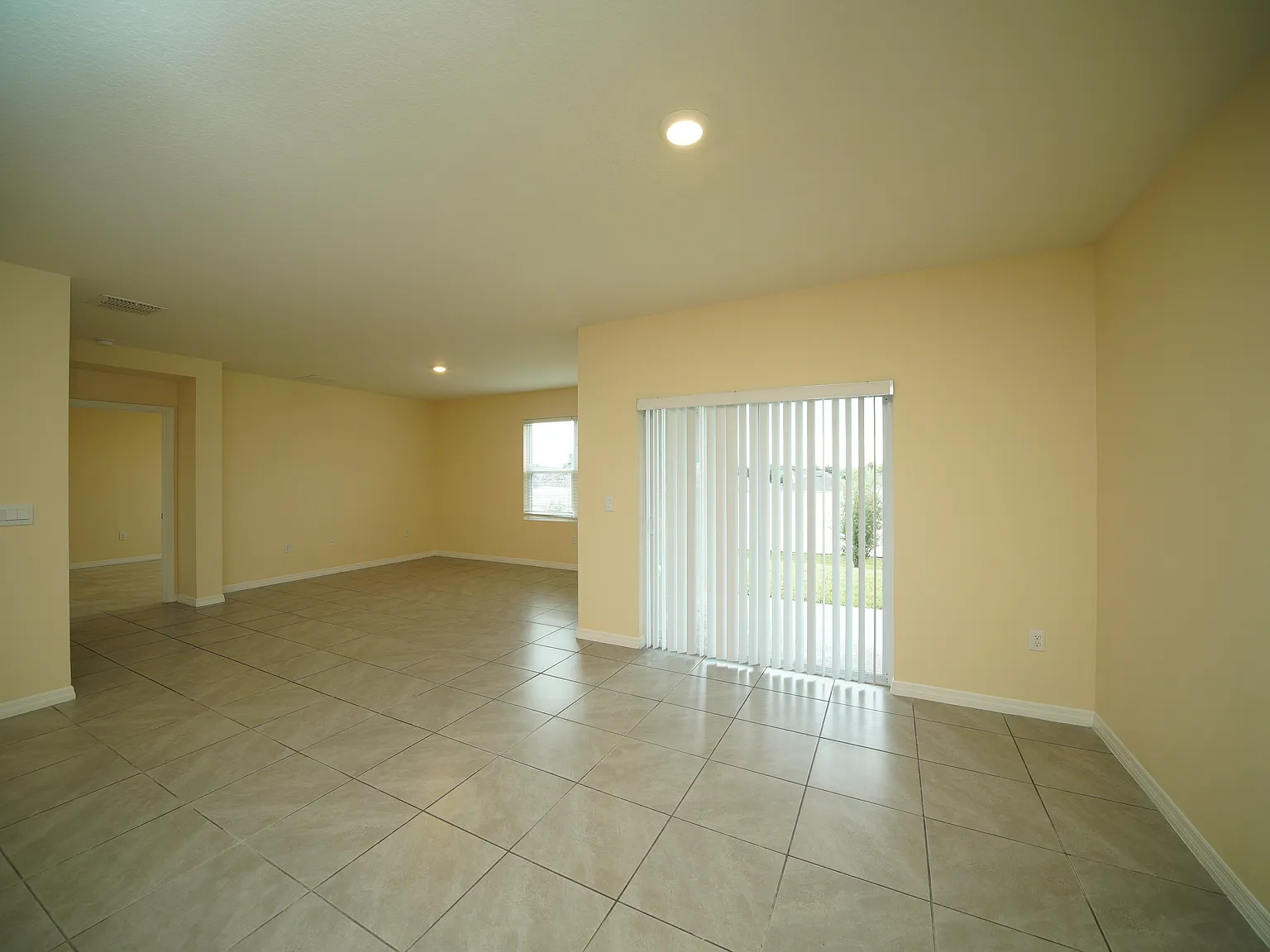 4325 Deleon St — Photo 3