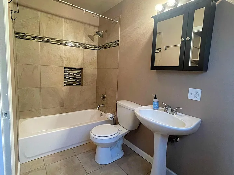 2022 W Pikes Peak Ave — Photo 9