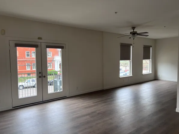 837 E 17th Ave APT 2F, Denver, CO 80218