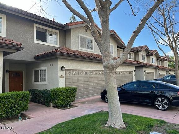 3rd image of 3049 E Hillcrest Dr