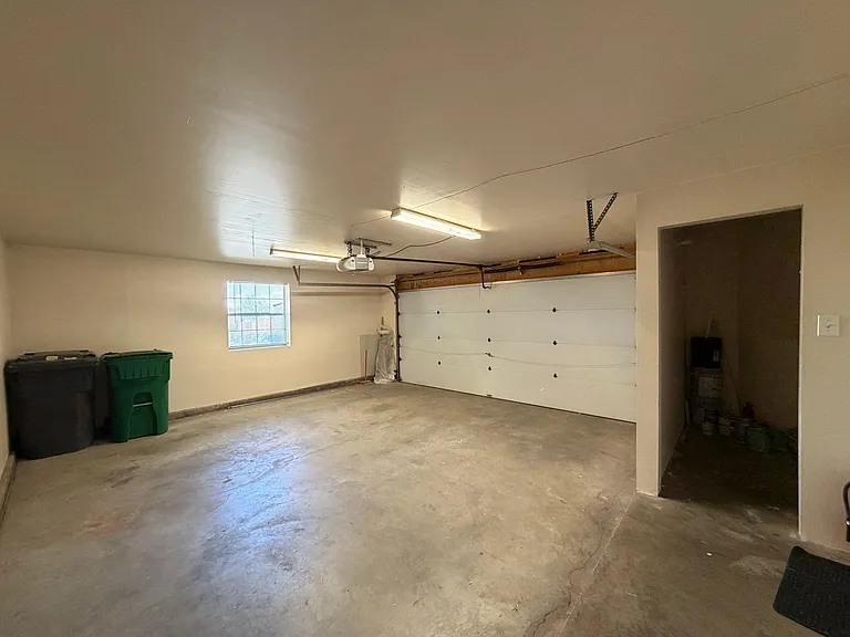 1941 Lee Loop NE — Photo 21