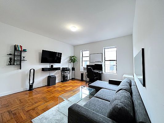 2nd image of 647 W 174th St APT 5E