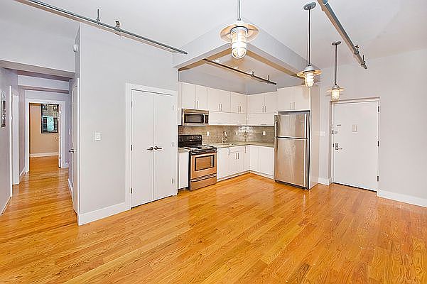 1st image of 177 W 26th St #302