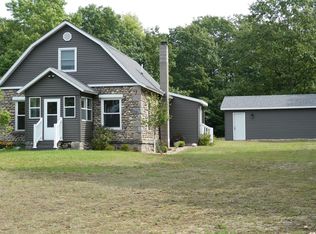 10122 N Wyman Rd, Edmore, MI 48829