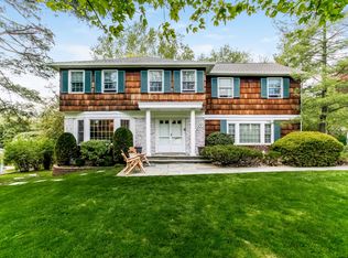 5 Boxwood Pl, Rye Brook, NY 10573